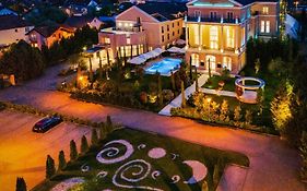 Tresor Le Palais Timisoara, Curio Collection By Hilton